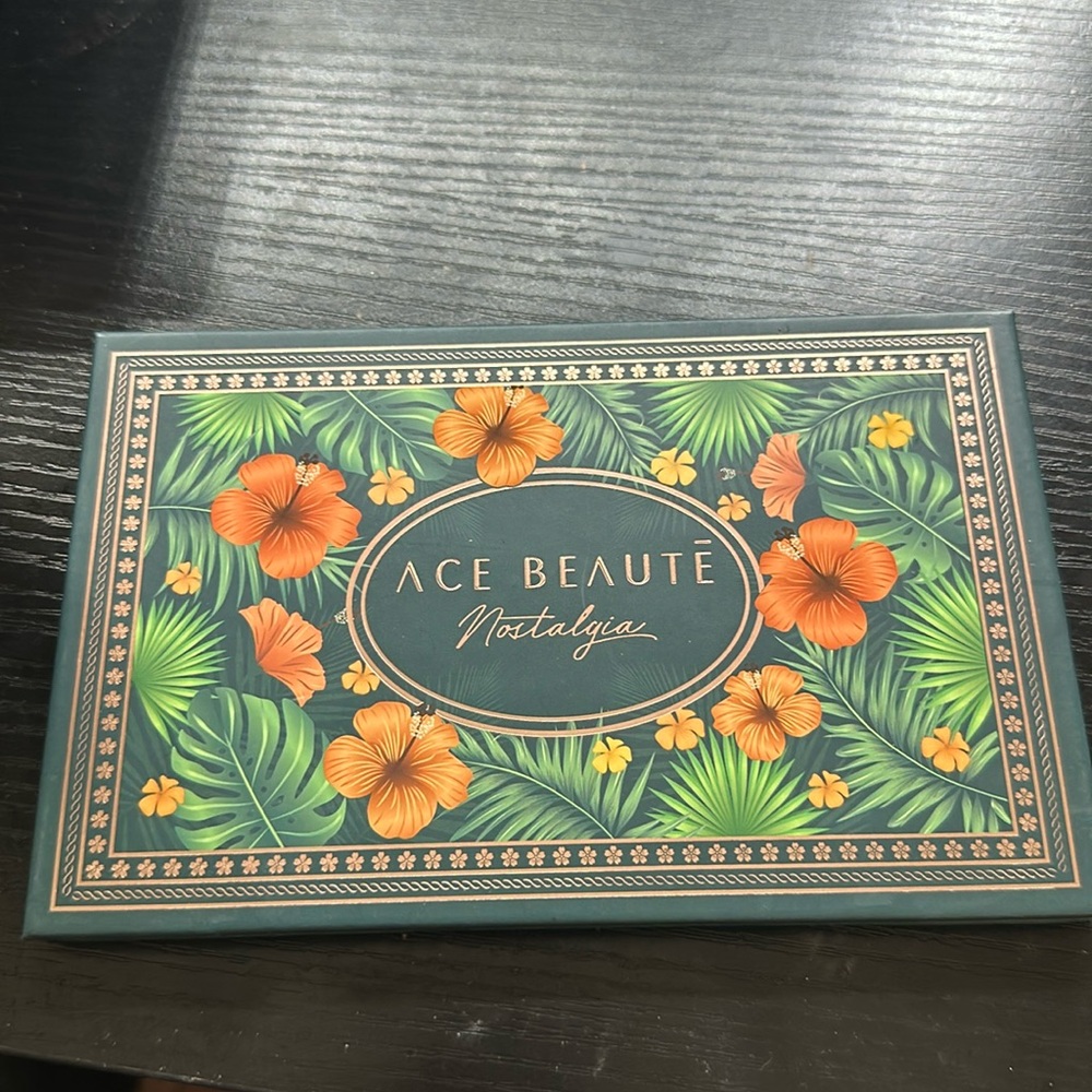 Never used eyeshadow palette